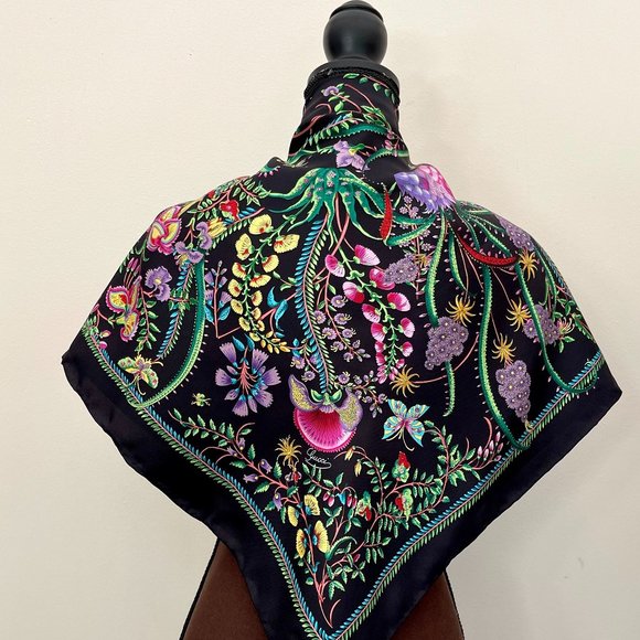 Authentic Gucci Floral Black Green Multicolor Flora Silk Scarf Wrap - Picture 6 of 12